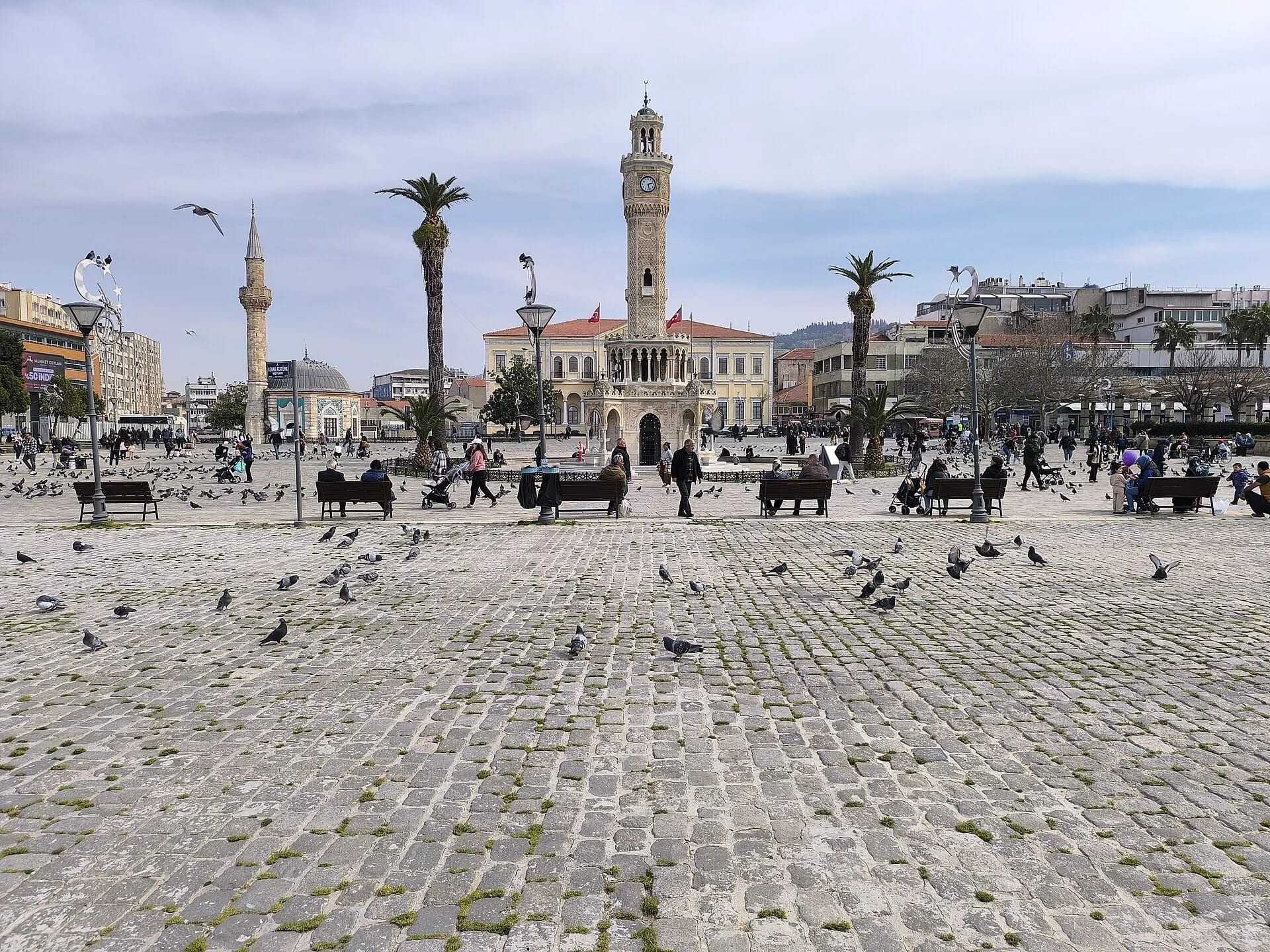 Konak Square and Izmir Clock Tower